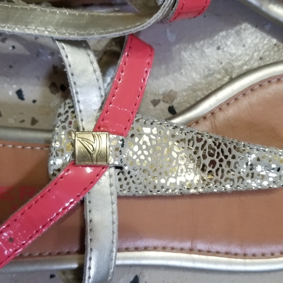 Sperry - Picture 3 of 6